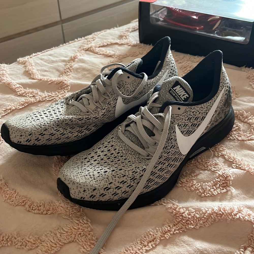 Nike Zoom Pegasus 35 size 9